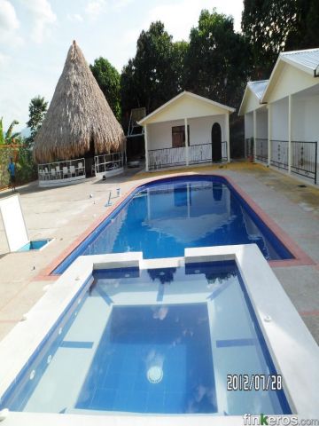Fincas with a pool in Anapoima: why they cost more than in Melgar